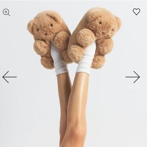 SKIMS Teddy Bear Slipper. Size 39 (8.5)